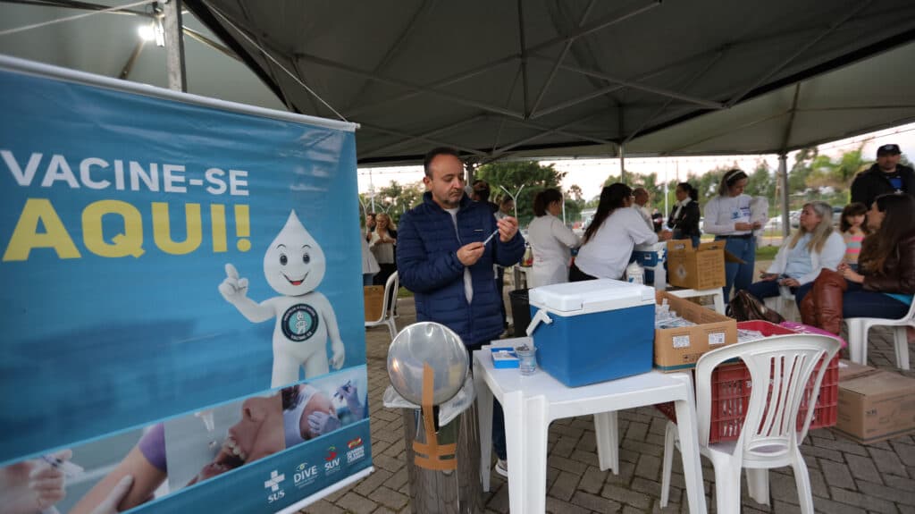 Tubarão abre vacinação contra gripe para toda a população em 22 UBSs