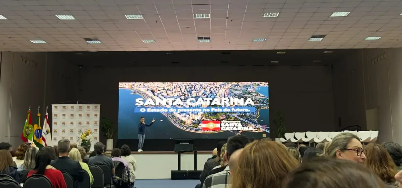 Tubarão em Florianópolis: Município participa ativamente do debate sobre o novo Plano Nacional de Educação