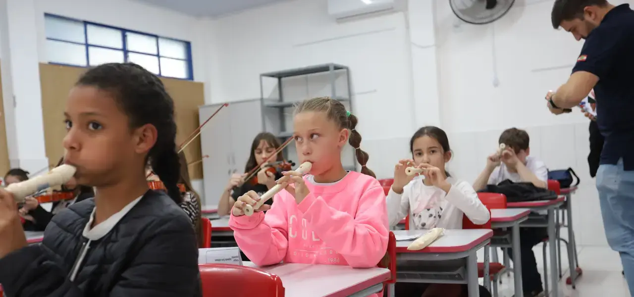 Parceria oferece aulas de música em escolas de Tubarão - Visor Notícias