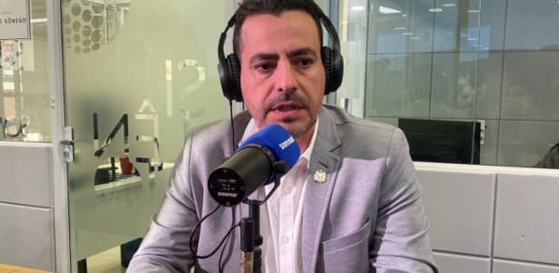 Tubarão: Prefeito destaca tranquilidade nas urnas e importância do voto; cenário nacional ferve com debates presidenciais
